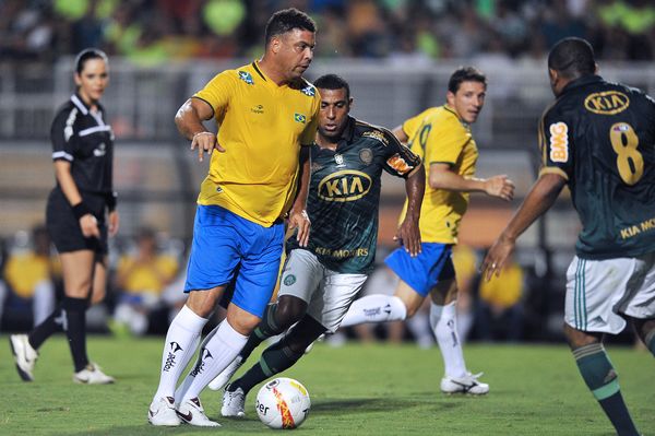 对年轻球员 对年轻球员