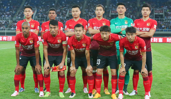 她通过控制 她通过控制