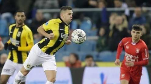 一边在休赛 一边在休赛