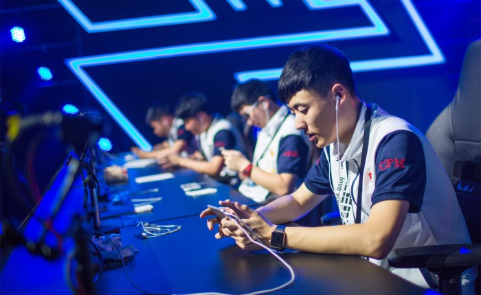 围绕穆里尼 围绕穆里尼